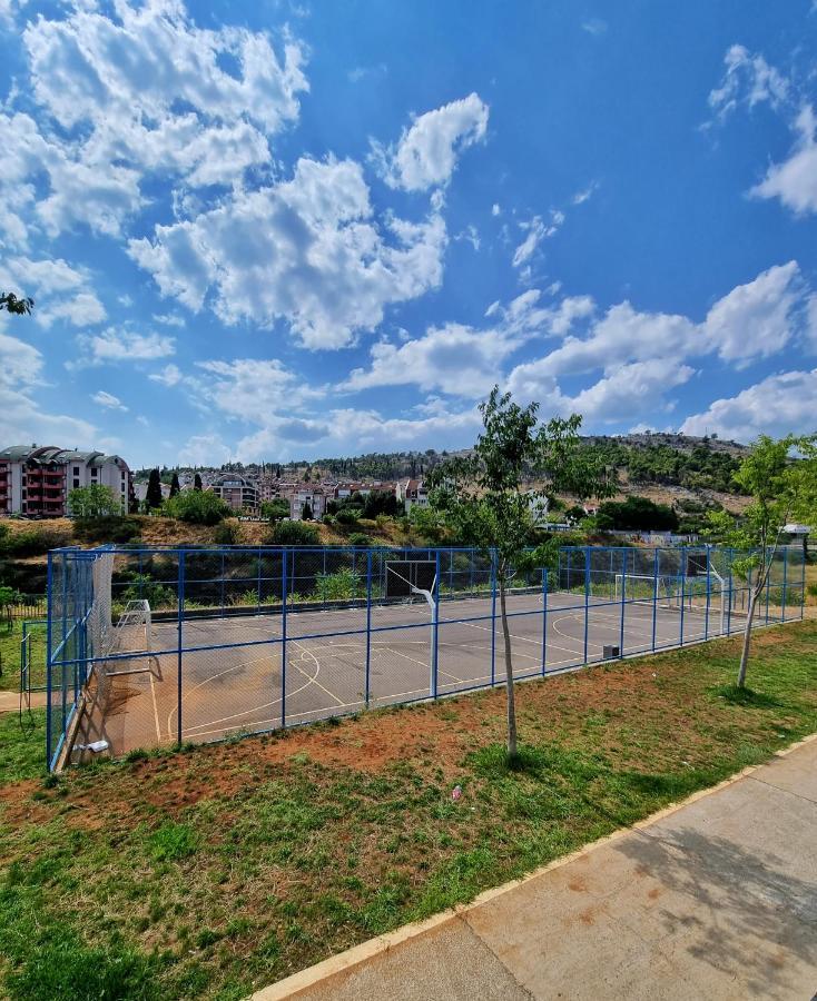Riverside Apartment ポドゴリツァ エクステリア 写真