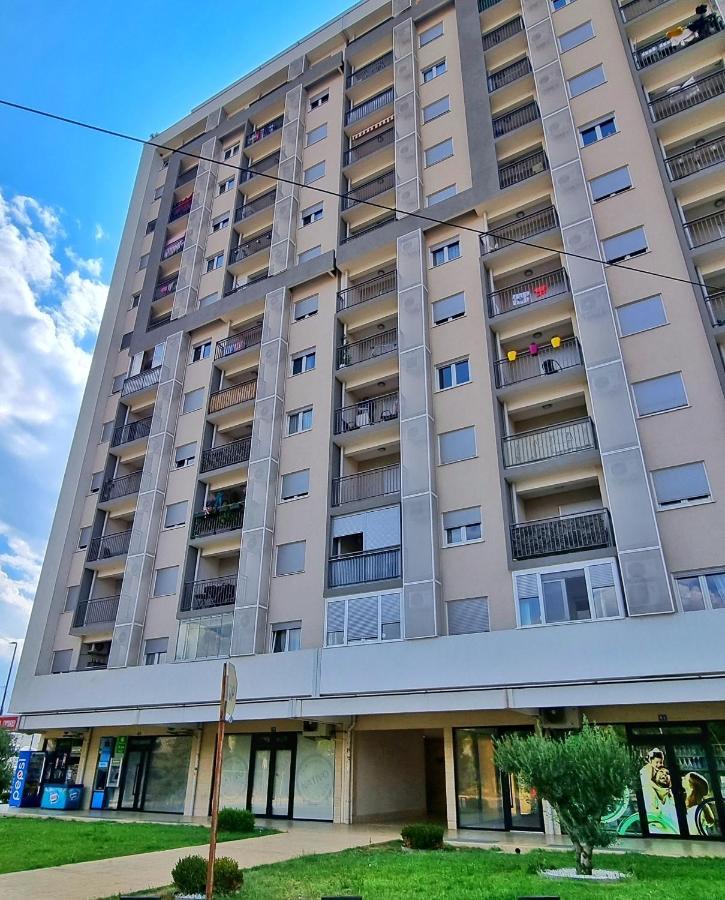Riverside Apartment ポドゴリツァ エクステリア 写真
